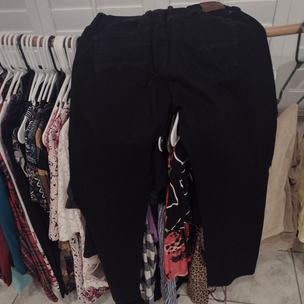 Lucky brand black jeans straight leg 16/33